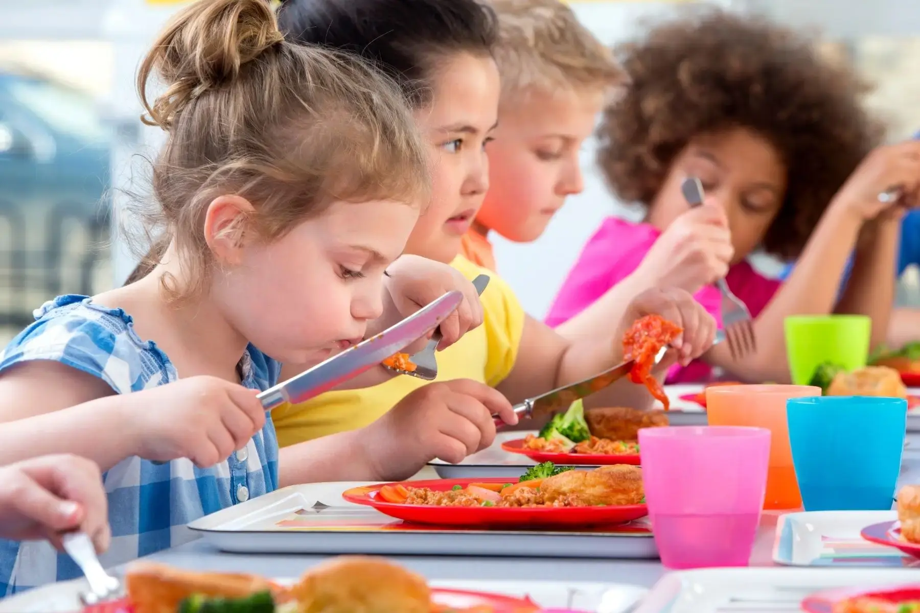 Kids eating lunch at cafeteria